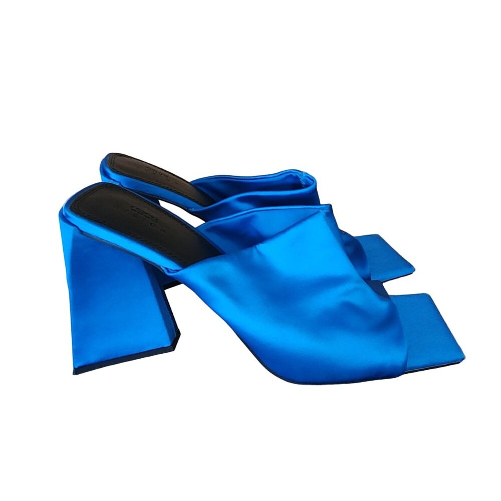 ASOS Designs Open Toe Bright Blue Retro Chunky Heel Sandal Womens size 11
